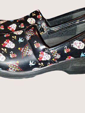 Women's Easy Street Skull Shoes size 11